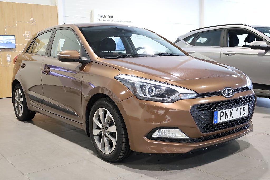 Hyundai i20 1,4 101hk Premium PDC Blåtand USB Rattvärme 2016