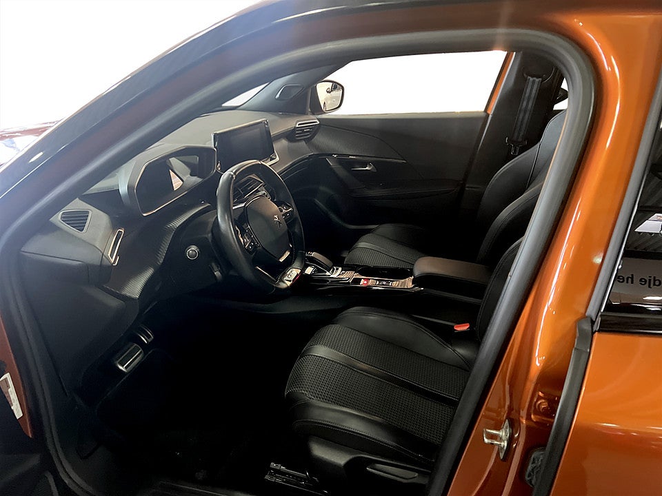 Bild på Peugeot E-2008 GT 50kWh 136hk Aut - B-KAMERA, CARPLAY