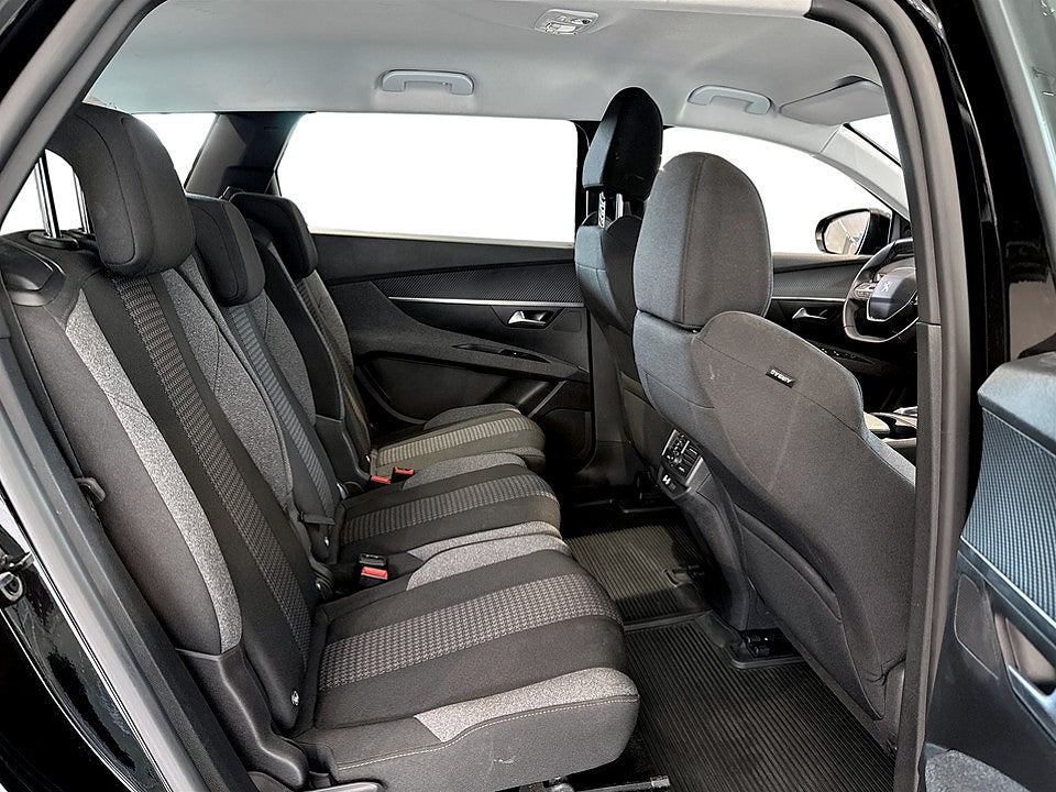 Bild på Peugeot 5008 Active Pack 1.2 PT 130hk 7-SITS B-KAMERA CARPLAY
