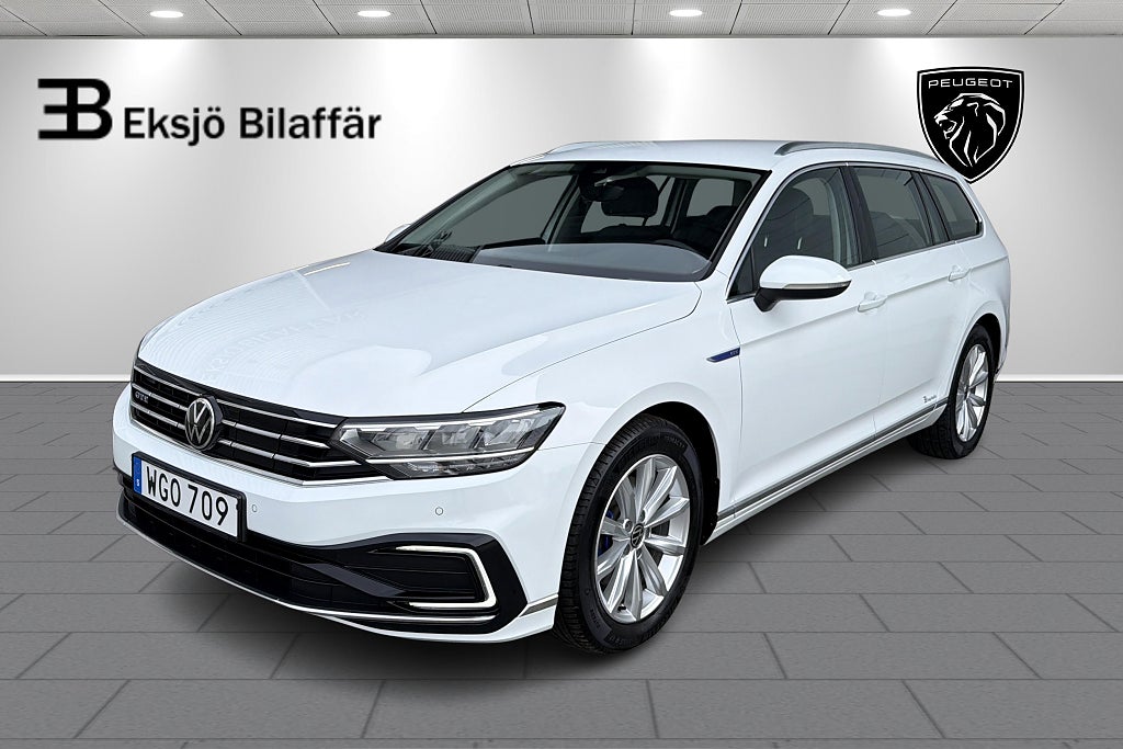 Volkswagen Passat Sportscombi GTE 218hk *Dragkrok, Värmare, Kamera, GPS*
