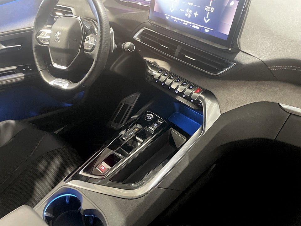 Bild på Peugeot 5008 GT 1.2 PT 130hk Aut 7-SITS B-KAMERA CARPLAY