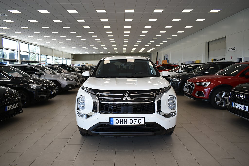 Mitsubishi Outlander Invite PHEV Automat