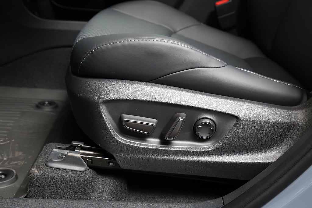 Subaru Solterra Touring + |  XT 74.7 kWh AWD