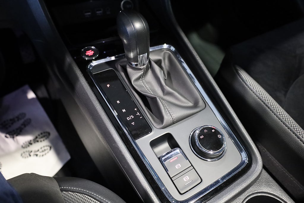 Seat Ateca 1.5 TSI AUT Xcellence Värmare Kamera Navi  Panorama 2019
