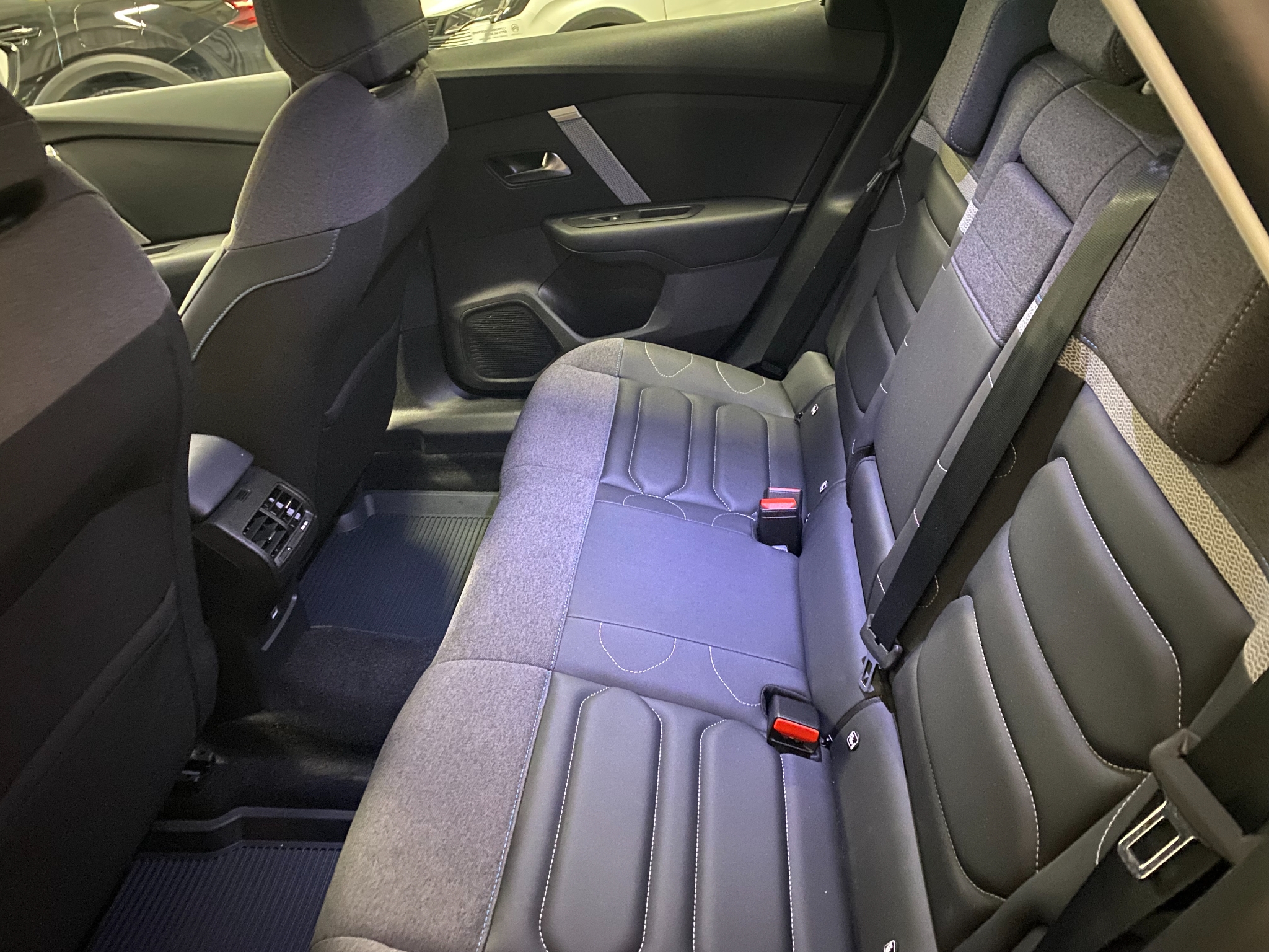 Citroen C4 Shine 130hk Automat 2023, kuva 7/10