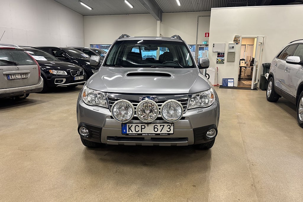 Subaru Forester 2.5 4WD, drag, ex-ljus, vinterhjul, m-värmare 