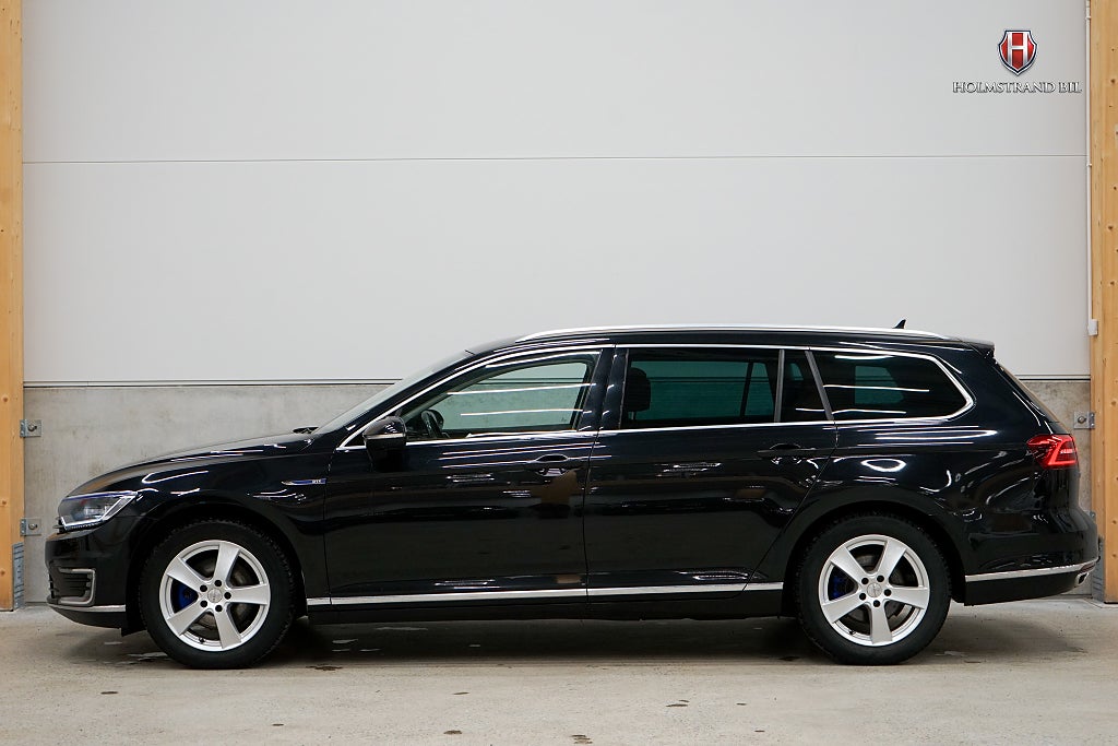Volkswagen Passat GTE 1.4 TSI 218hk Executive Värmare Drag Skinn Kamera