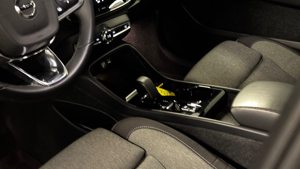Volvo XC40 Recharge T4 211hk Plus Dark Drag 360-Kamera Elstolar bild 21