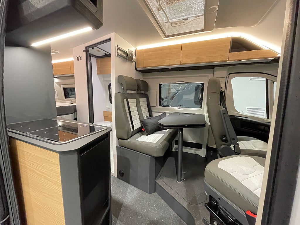 Adria Twin 640 SGX /Automat /höj & sänkbar säng/Multimedia/ - Adria