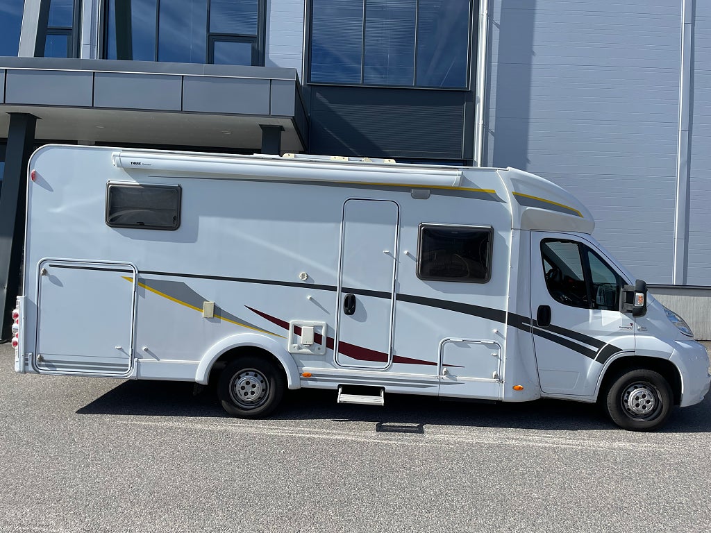 Sunlight T67 -LÅNGBÄDDAR -TAKSÄNG- STORT GARAGE- 