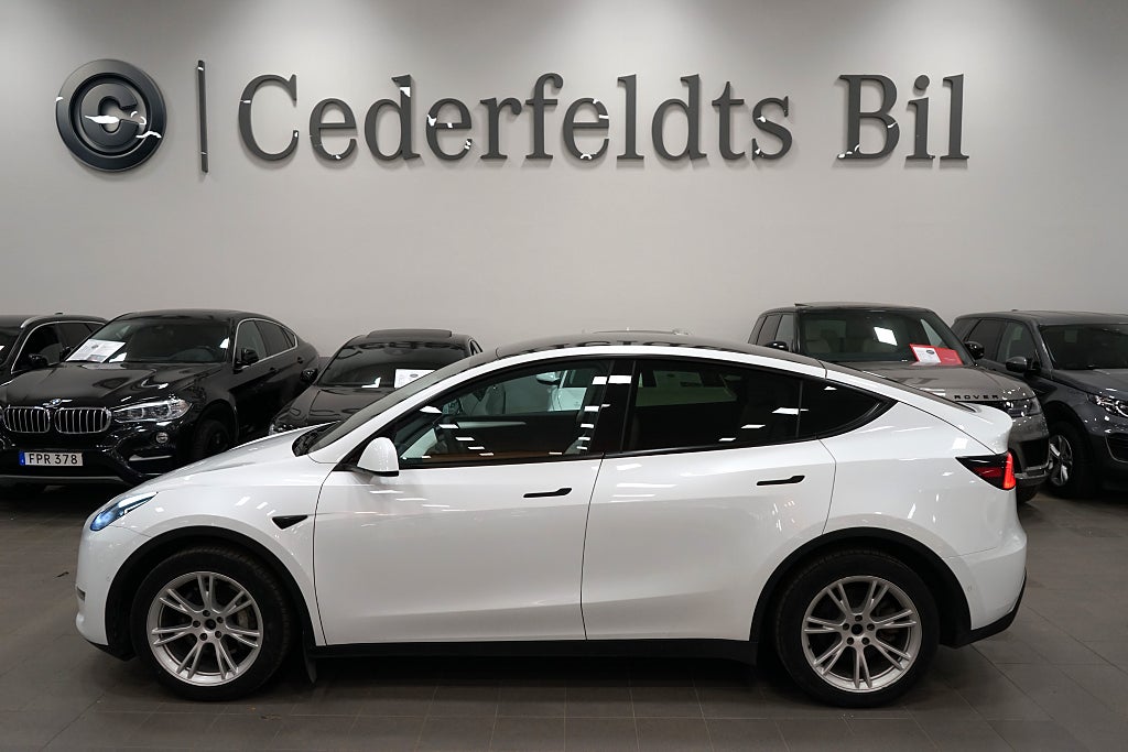 Tesla Model Y Long Range AWD Navi Drag Backkamera 514HK MOMS