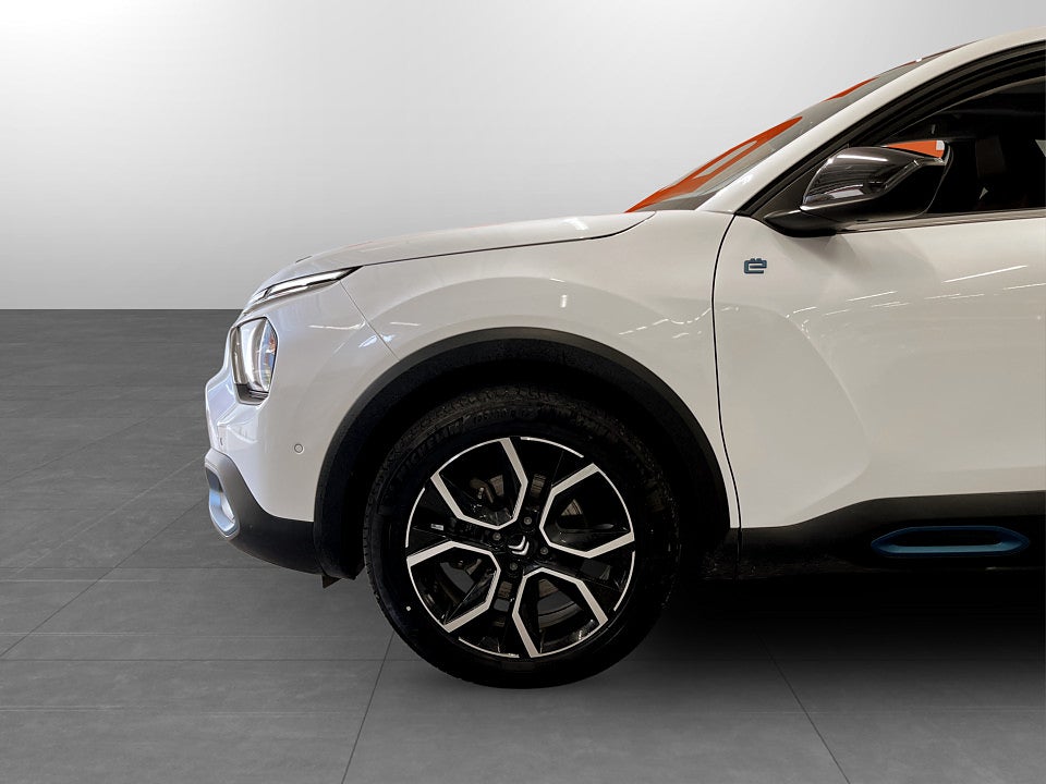 Bild på Citroën e-C4 X Shine Exclusive 136hk Aut B-KAMERA CARPLAY PANO