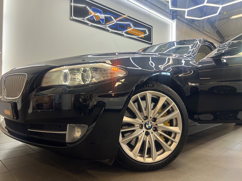 BMW 550I V8 4.4 408ch - BVA - CUIR - ACC - CAMÉRA DE RECUL - HI-FI PRO