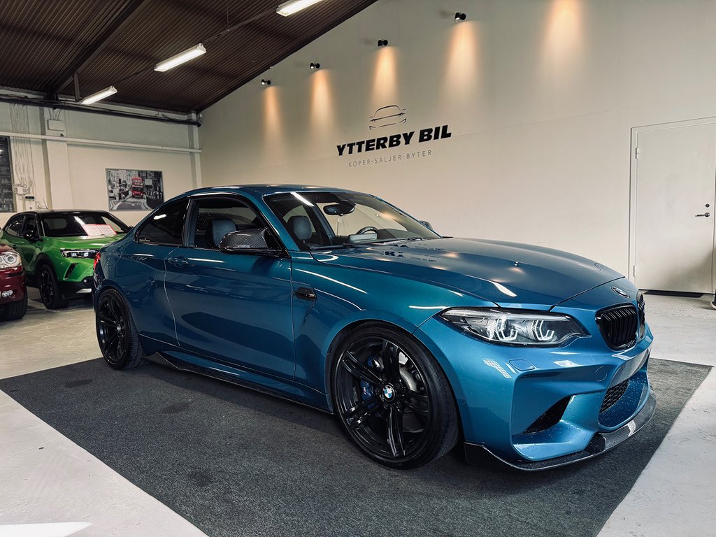 BMW M2 DCT Kolfiber-Paket H/K-Ljud Navi Skinn JR-Avgassystem