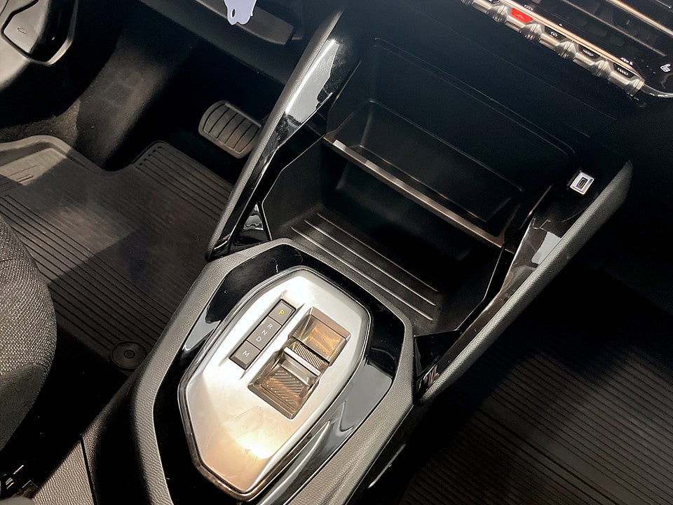 Bild på Peugeot 208 Style Hybrid 100hk Aut CARPLAY BACKSENSORER