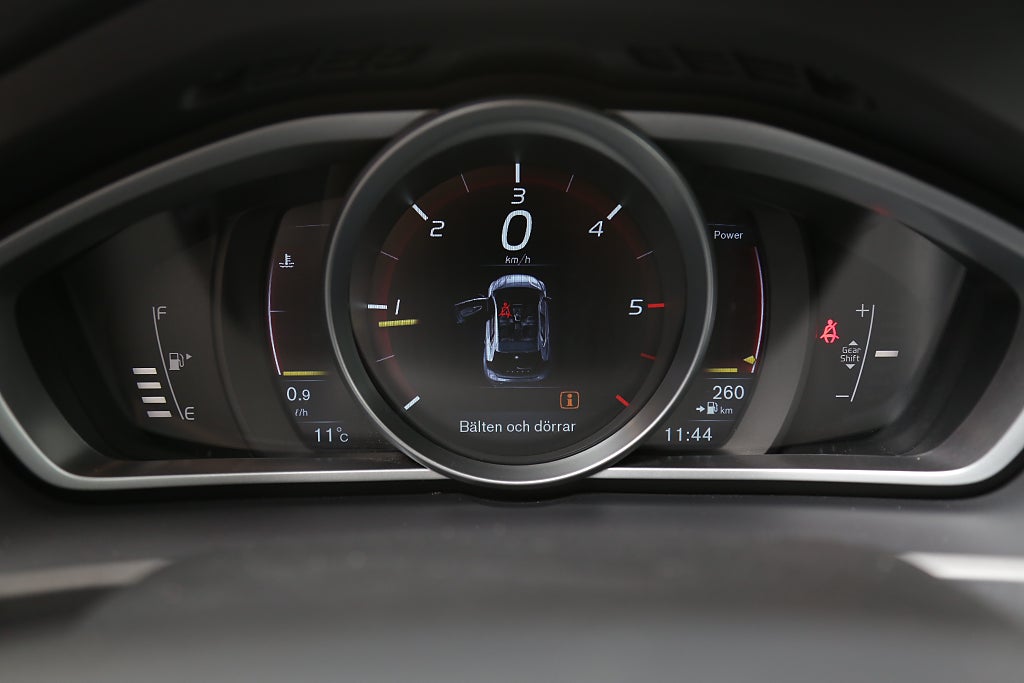 Volvo V40 D3 150hk Momentum Business E PRO Dieselvärmare 2016