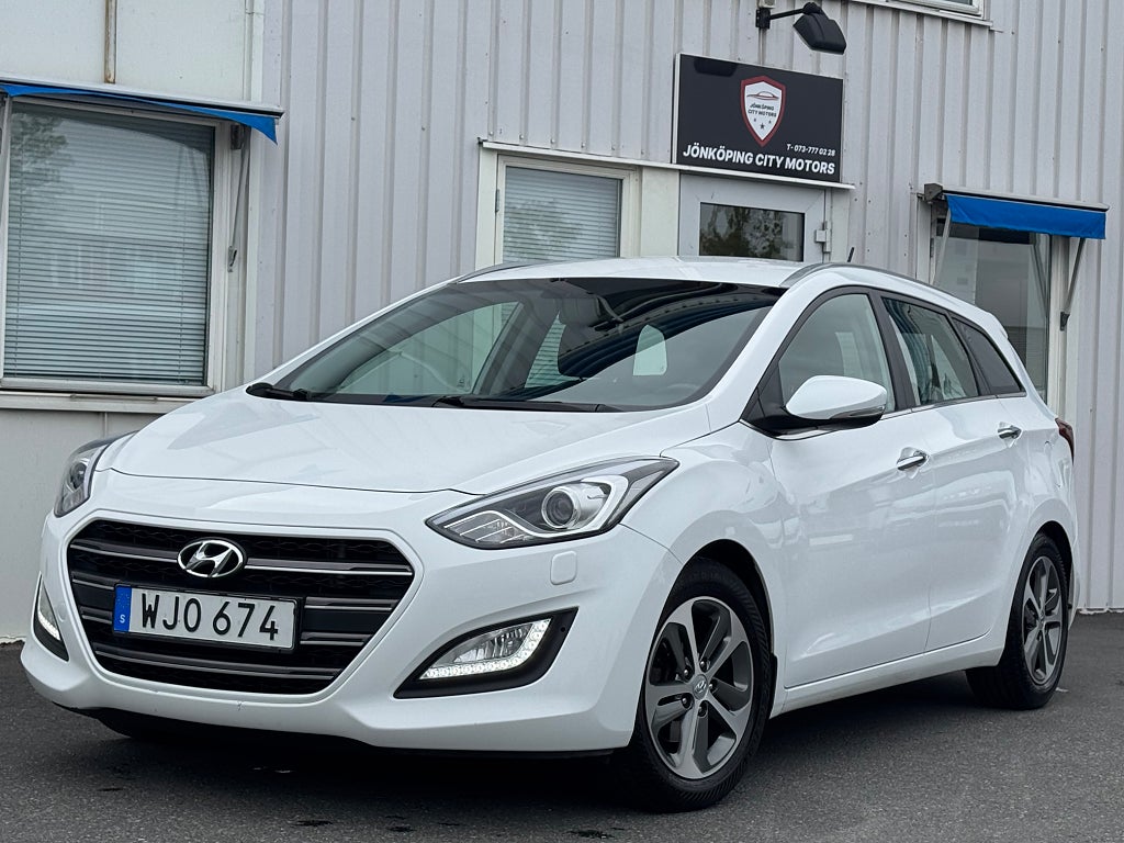 Hyundai i30 Kombi 1.6 CRDi Premium Euro 6 Bakkamera Dragkrok 