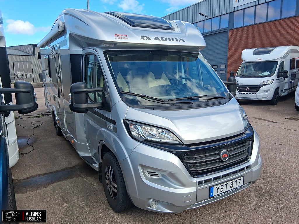 Adria Matrix M 670 SLT / Solpanel / 2400 mil