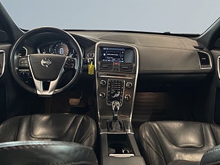 Volvo XC60 D4 AWD Summum Business Pro S&V-hjul/Dvärm/Drag/Skinn – bild 8