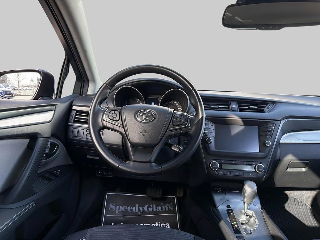 Toyota Avensis 2018 - miniatyr 9