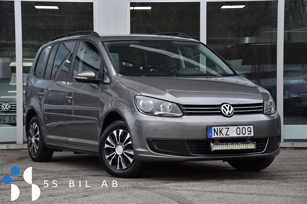 Volkswagen Touran 7-seater 1.4 TSI NYBESIKTAD DRAG KAMERA 140HK