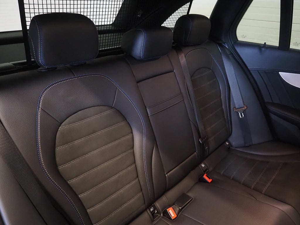 Mercedes-Benz C300 de 300 T de 9G-Tronic AMG Line, Night Edition 306hk | Drag 2021