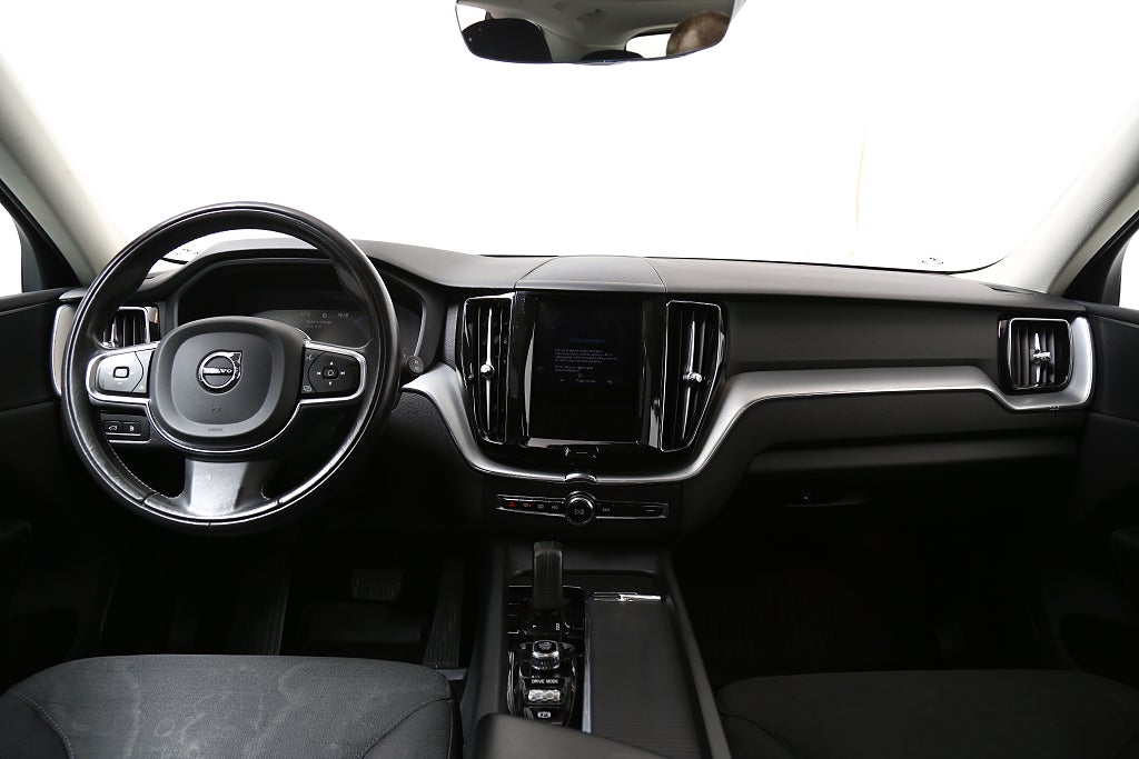 Volvo XC60 Recharge T6 340hk AWD Momentum Pano Drag Leasbar 2021
