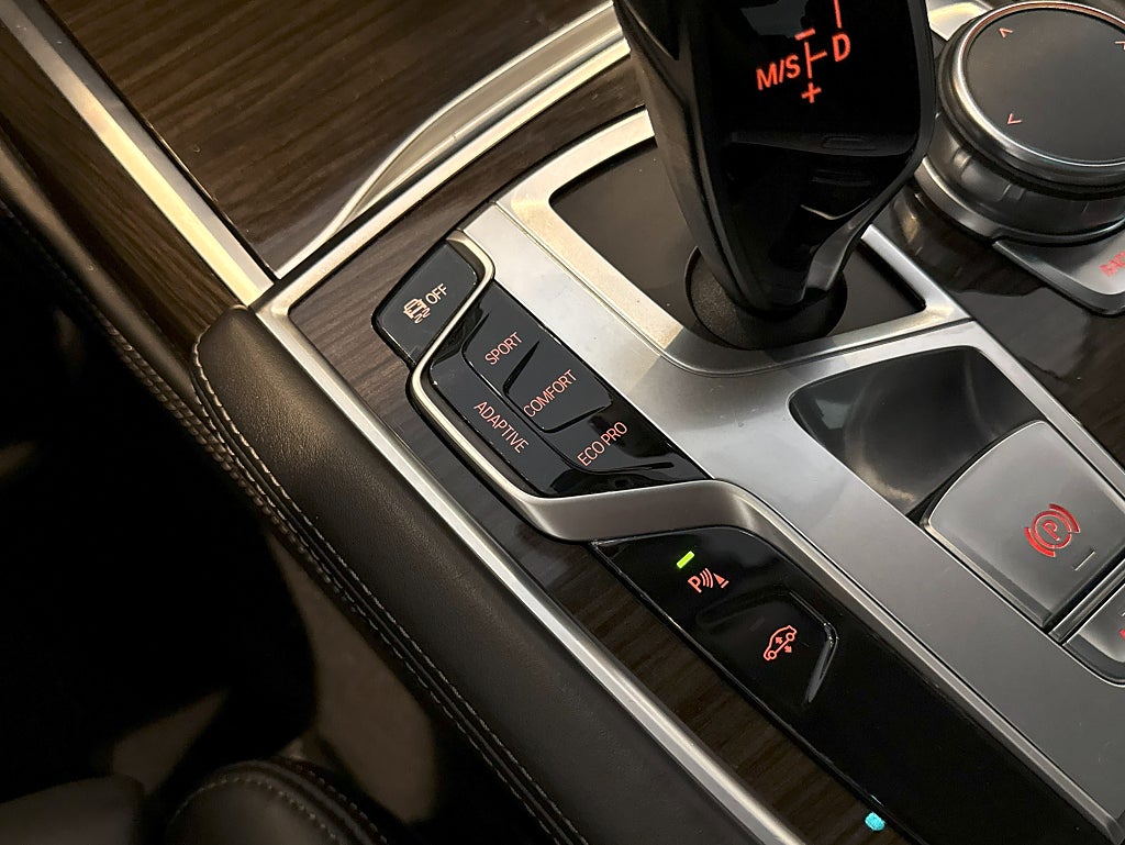 BMW 730 D xDRIVE 265HK M-SPORT TAKLUCKA H&K SOFTCLOSE HDU