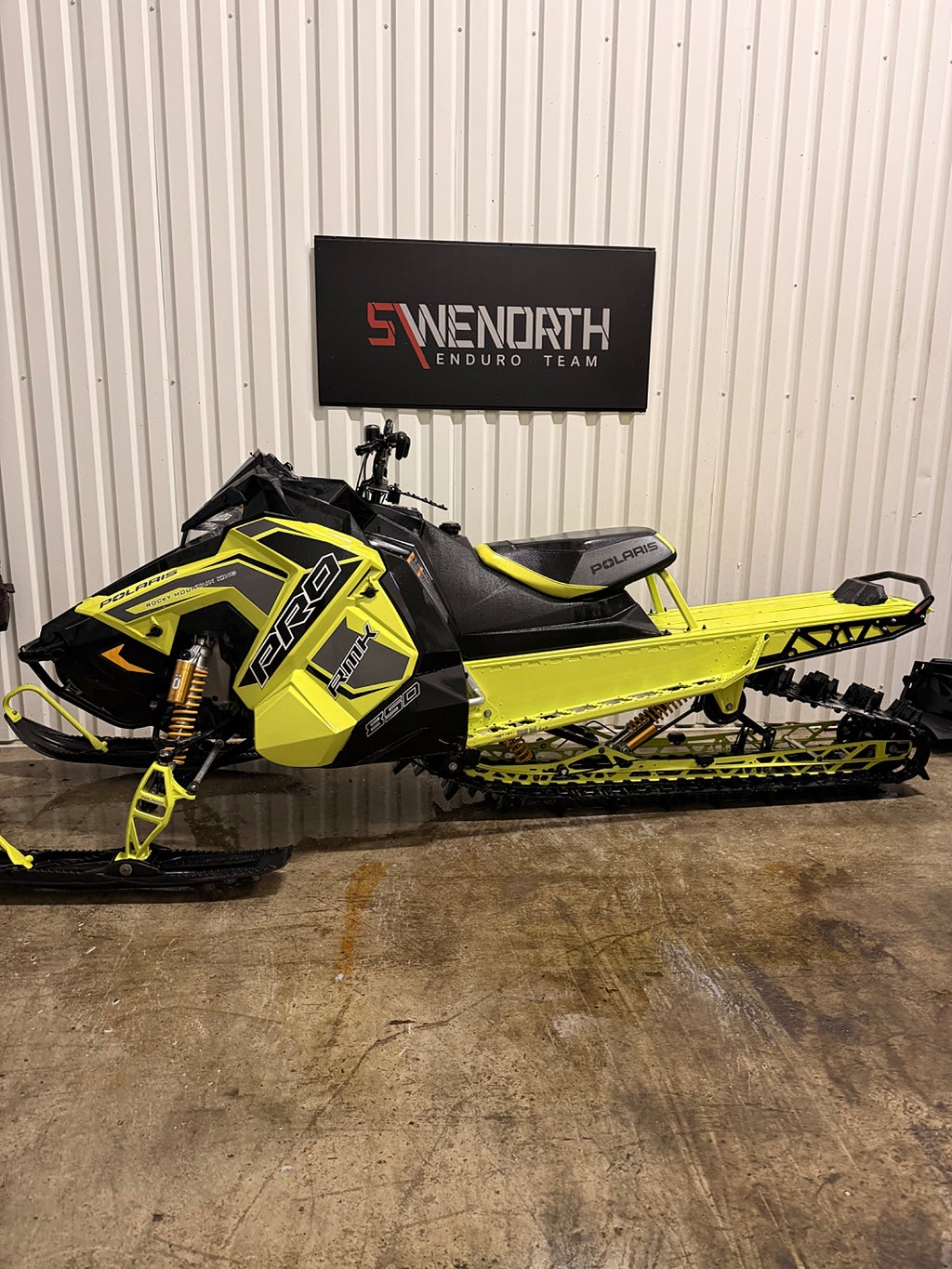 Polaris PRO RMK 850 med öhlins  