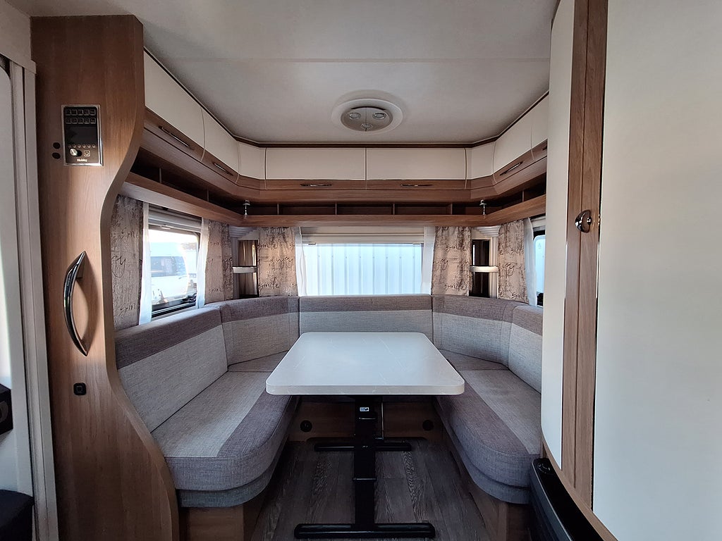 Hobby De Luxe 540 UFf Queenbädd
