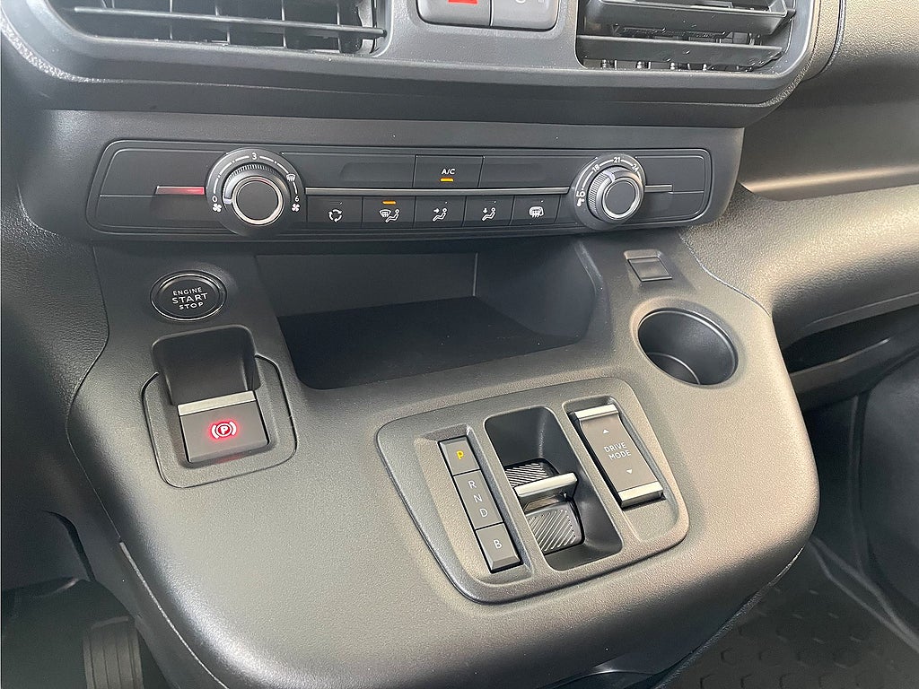 Bild på Opel COMBO-E Premium 136hk Aut L1 - OMGÅENDE LEVERANS!