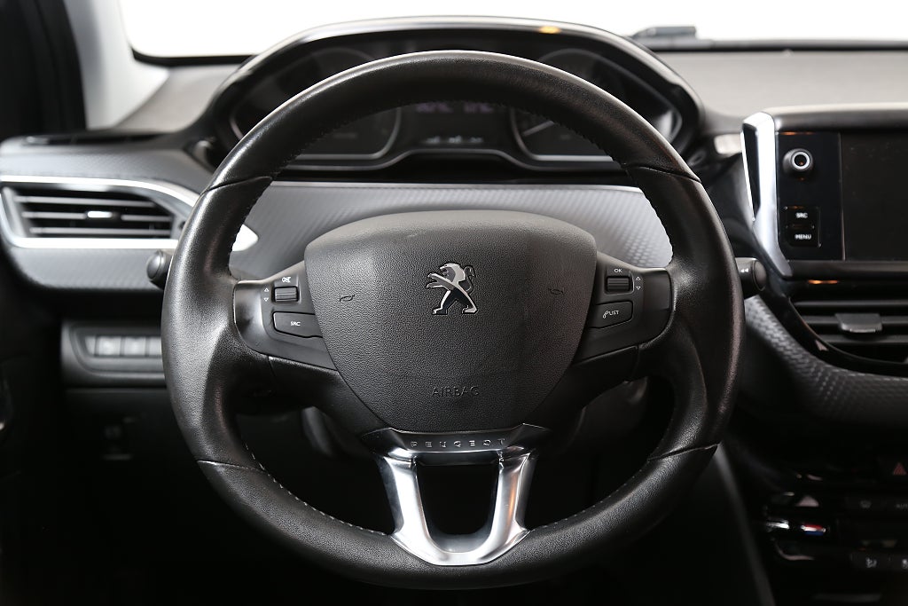 Peugeot 208 1,2 PureTech 82hk Style 5-dörrar P-sensorer Nybesikt 2016