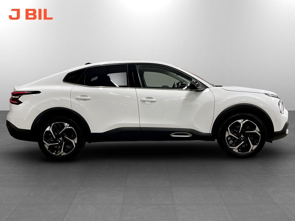 Bild på Citroën C4 X Shine 1.2 PT 130hk Aut - 360-KAMERA, CARPLAY