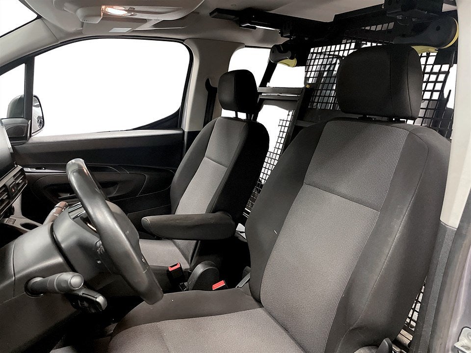 Bild på Peugeot Partner PRO Crew Cab BHDi 100hk - 5-SITS,DRAG,VÄRMARE