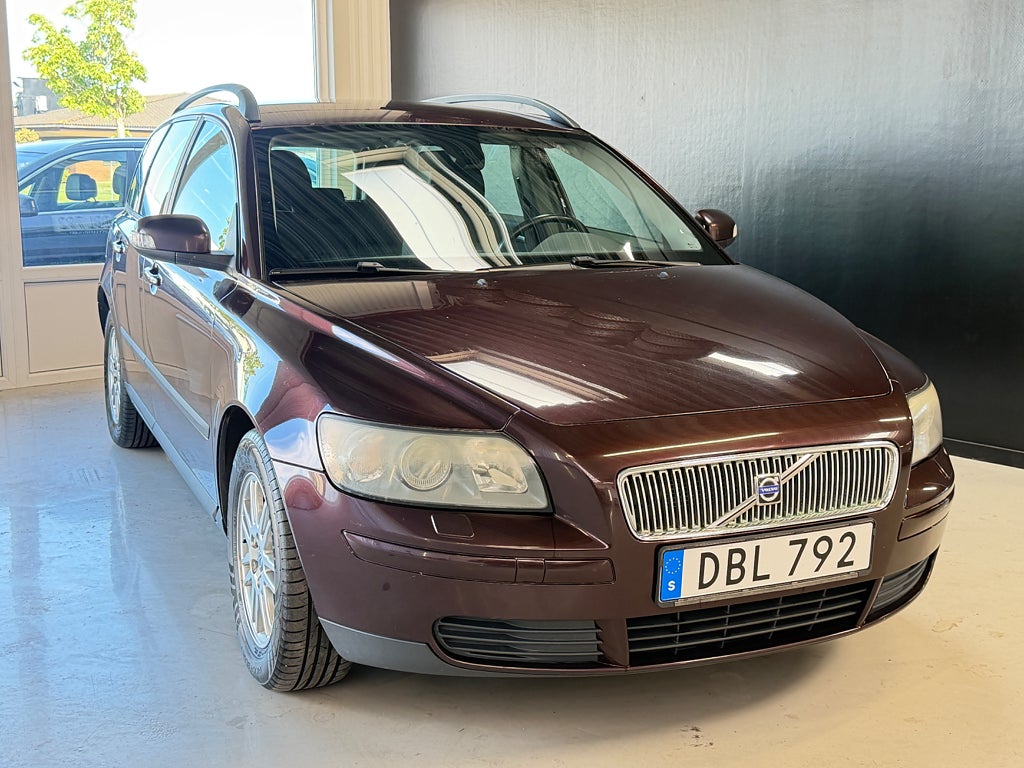 Volvo V50 1.8 125hk Flexifuel Kinetic | AC | Drag | 1 Ägare