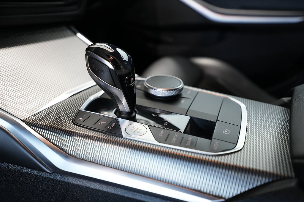 BMW 330i 2019 - miniatyr 15