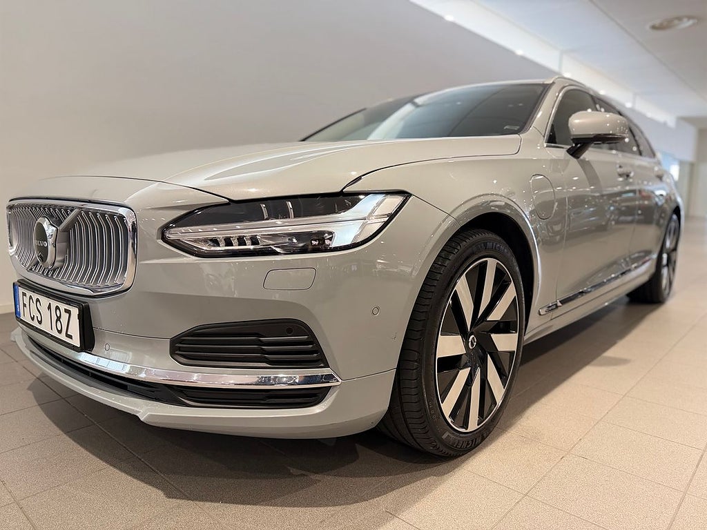 Volvo V90 Recharge T6 Core Edition II / 360 kamera / Drag...