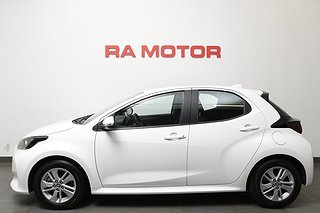 Halvkombi Toyota Yaris 3 av 23