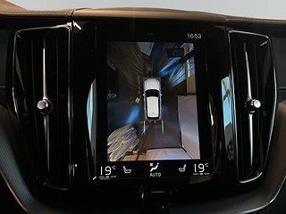 Volvo XC60 Recharge T8 AWD R-Design S&V-Hjul/Drag/Pano/360