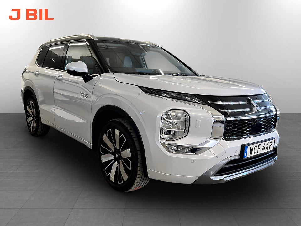 Mitsubishi Outlander Instyle PHEV 306k Aut 4WD PANO SKINNKLÄDSEL