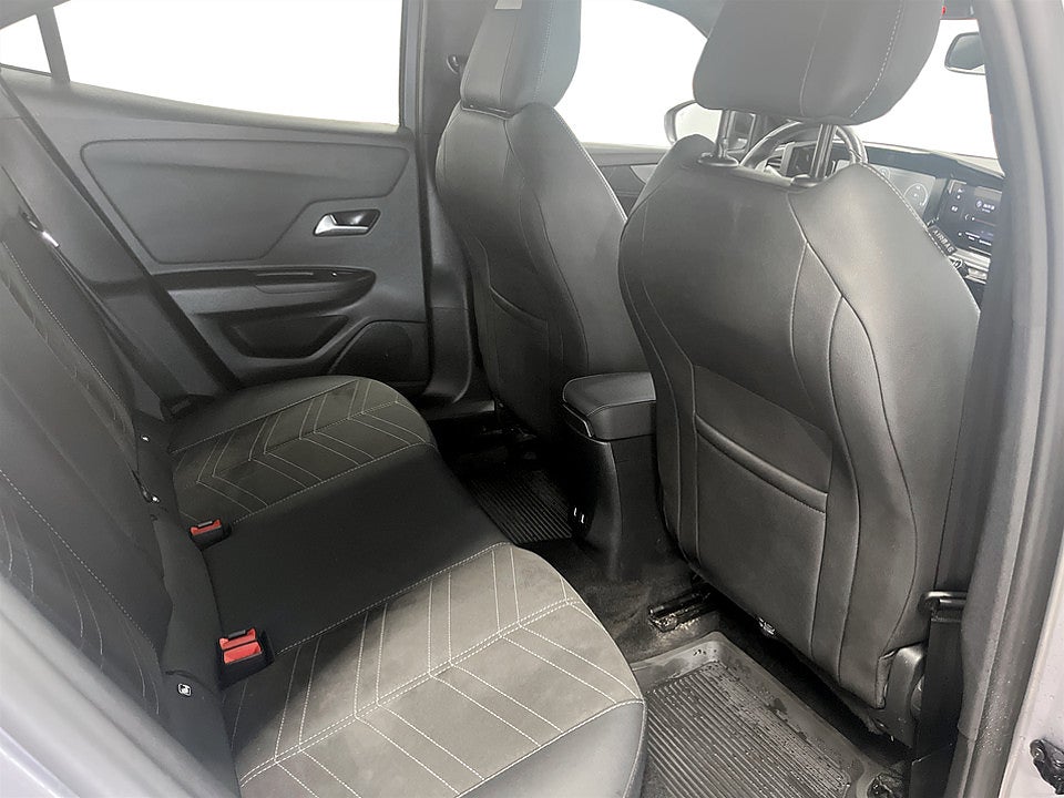 Bild på Opel Mokka-e Ultimate 50kWh 136hk Aut B-KAMERA CARPLAY
