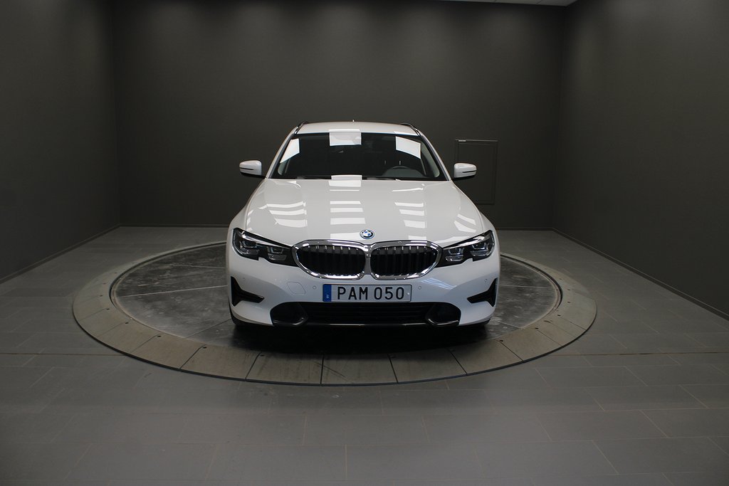 BMW 330e xDrive Touring / Sport line / Dragkrok