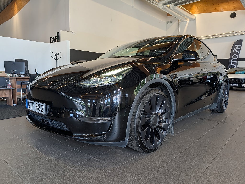 Tesla Model Y Performance 534hk AWD / FSD Total självkörningsförmåga