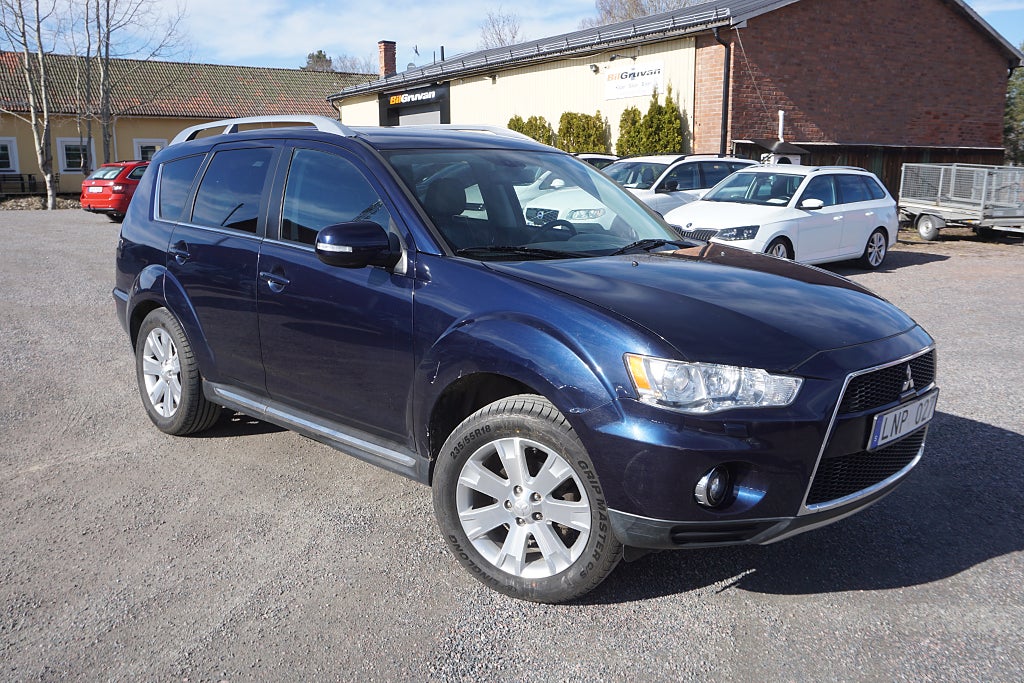 Mitsubishi Outlander 7-sits 2.4 4WD Business/Aut/Drag