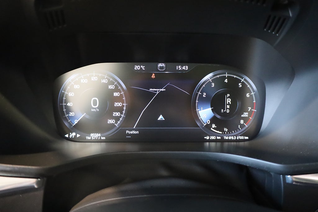 Volvo XC60 T5 AWD Geartronic Momentum Advanced Drag Pano Navi 2020
