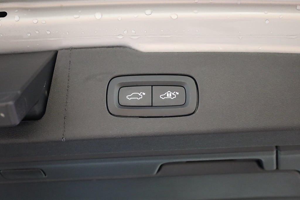 Volvo V60 Recharge T6 350hk AWD Core Edition Aut Drag Leasbar 2023