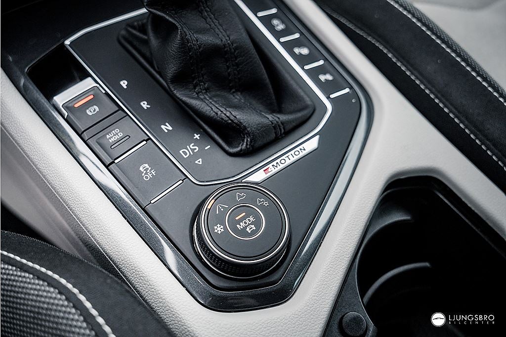 Volkswagen Tiguan 2.0 4M GT 190hk / Cockpit / Drag / B-Kamera