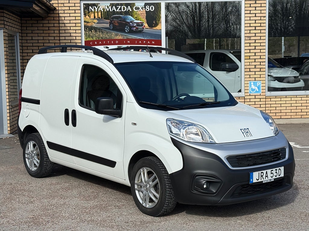 Fiat Fiorino Skåp Diesel MT5 (80hk) Vinterhjul | Leasebar