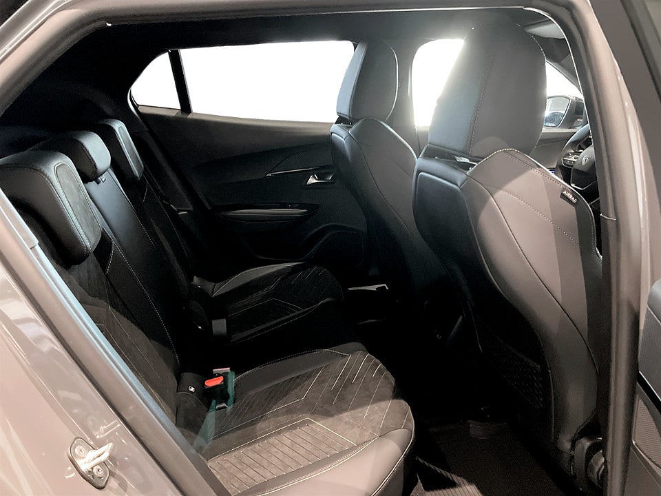Bild på Peugeot 2008 GT+ Hybrid Aut - OMGÅENDE LEVERANS!