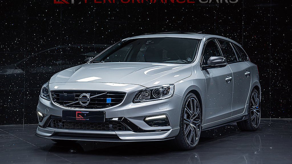 Volvon har en rak fyra på 367 hästkrafter och 470 Nm. 